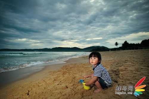 带着妻女去看大海 拍娃党教你如何玩灯方法教程